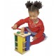 Turnul din lemn cu ciocan si bile melissa and doug