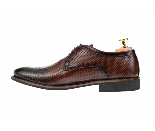 Pantofi barbati maro, eleganti din piele naturala perforata - 027M