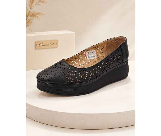 Pantofi dama negri din piele naturala perforata cu talpa ortopedica CL230N