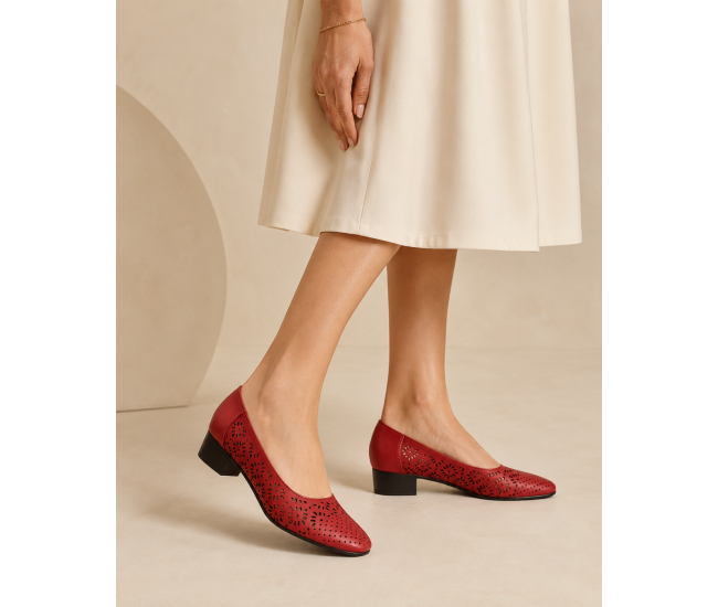 Pantofi dama perforati rosii din piele naturala cu toc mic Rosalia CLP03R