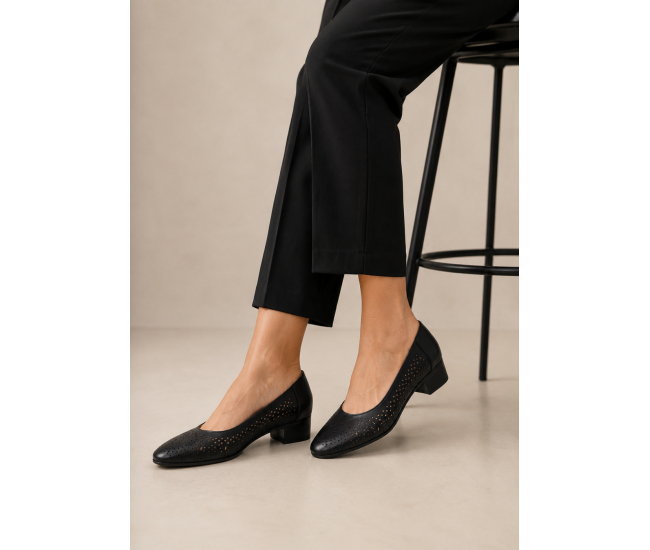 Pantofi dama negri perforati din piele naturala cu toc mic Loriana CP230NLI