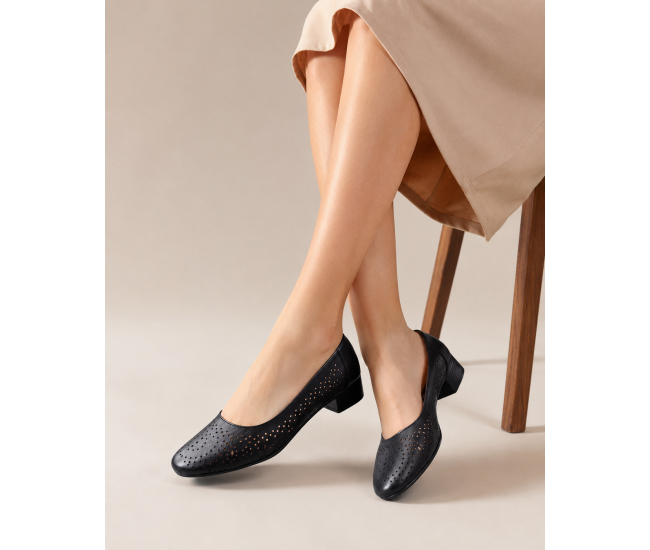 Pantofi dama negri perforati din piele naturala cu toc mic Loriana CP230NLI