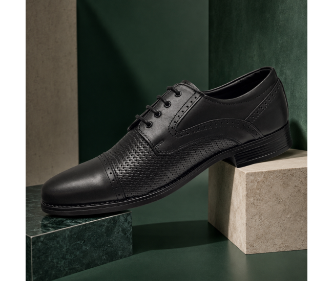 Pantofi bărbați negri din piele naturală, cu șiret și inserții texturate – eleganți și rafinați GKR218N