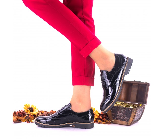 Oferta marimea 40 -  Pantofi dama casual din piele naturala lacuita cu siret - LNA239NL