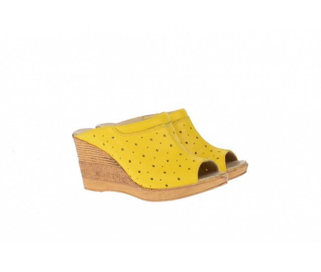 Oferta marimea 36 - Saboti dama, de vara, din piele naturala cu perforatii - LPAPUCTEAGALBEN