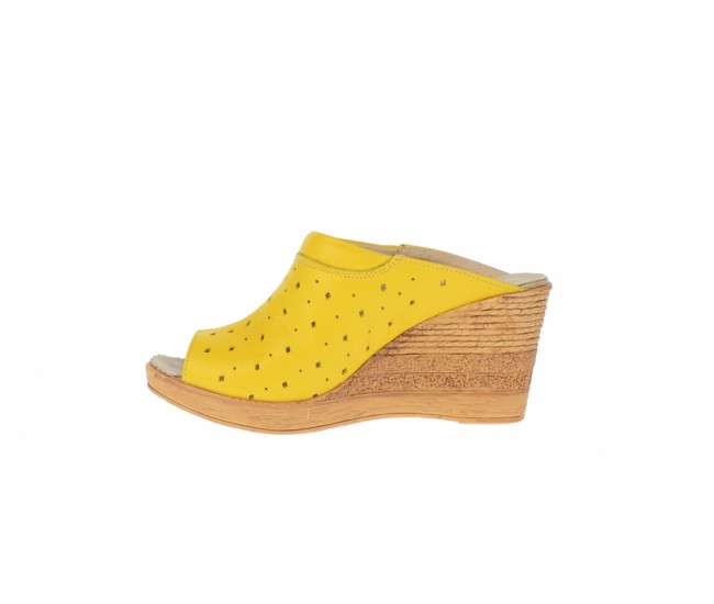 Oferta marimea 36 - Saboti dama, de vara, din piele naturala cu perforatii - LPAPUCTEAGALBEN