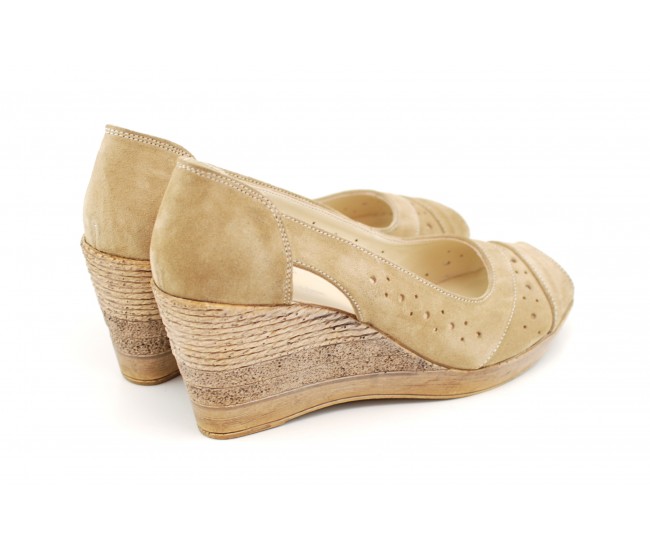 Oferta marimea 36 -  Pantofi dama, de primavara-vara, decupati in fata, cu platforme de 7cm, lucrati din piele naturala intoarsa -  LS1047BEJ