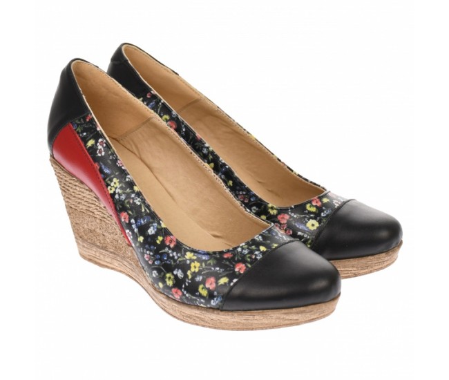 Pantofi dama, casual, din piele naturala, negri cu imprimeu floral, platforme de 7 cm - MARA P3550NFLOR Pantofi dama, casual, din piele naturala, negri cu imprimeu floral, platforme de 7 cm - MARA P3550NFLOR