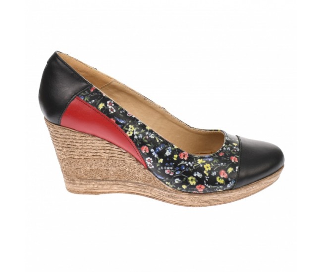 Pantofi dama, casual, din piele naturala, negri cu imprimeu floral, platforme de 7 cm - MARA P3550NFLOR Pantofi dama, casual, din piele naturala, negri cu imprimeu floral, platforme de 7 cm - MARA P3550NFLOR