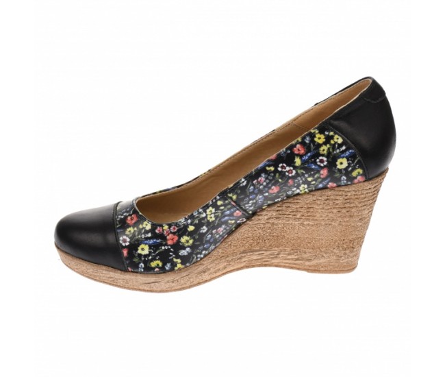 Pantofi dama, casual, din piele naturala, negri cu imprimeu floral, platforme de 7 cm - MARA P3550NFLOR Pantofi dama, casual, din piele naturala, negri cu imprimeu floral, platforme de 7 cm - MARA P3550NFLOR