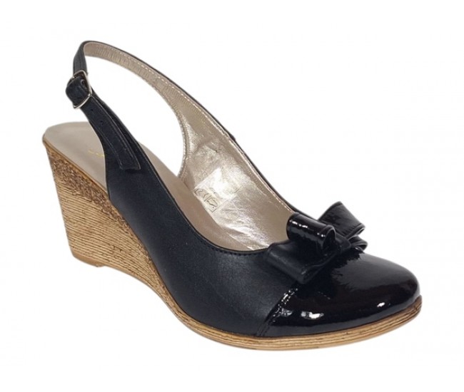 Pantofi dama decupati piele naturala de culoare neagra – Eleganta si confort intr-un design rafinat