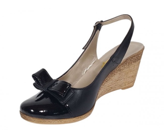 Pantofi dama decupati piele naturala de culoare neagra – Eleganta si confort intr-un design rafinat