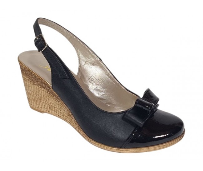 Pantofi dama decupati piele naturala de culoare neagra – Eleganta si confort intr-un design rafinat