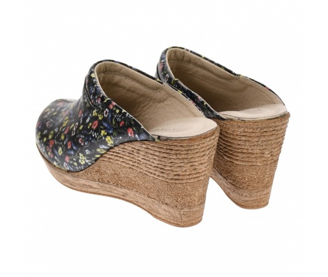 Saboti dama, negri, cu imprimeu floral, din piele naturala, cu platforme de 7 cm - TEA19FLOR Saboti dama, negri, cu imprimeu floral, din piele naturala, cu platforme de 7 cm - TEA19FLOR