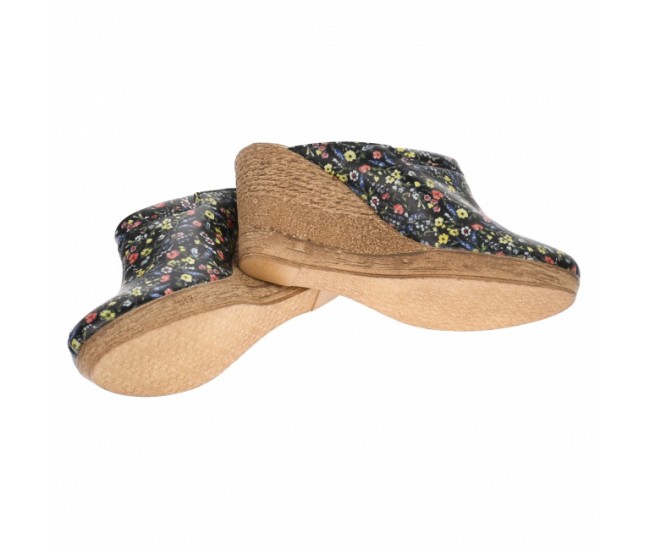 Saboti dama, negri, cu imprimeu floral, din piele naturala, cu platforme de 7 cm - TEA19FLOR Saboti dama, negri, cu imprimeu floral, din piele naturala, cu platforme de 7 cm - TEA19FLOR
