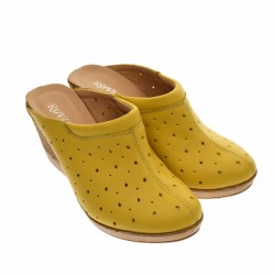 Saboti de vara, galbeni, din piele naturala cu perforatii - Made in Romania - TEAGALBEN